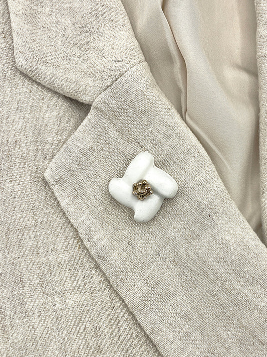 Artisanal brooch cement bronze