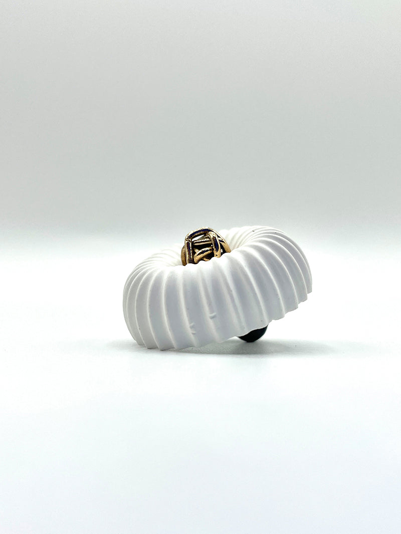 Artisanal brooch cement bronze