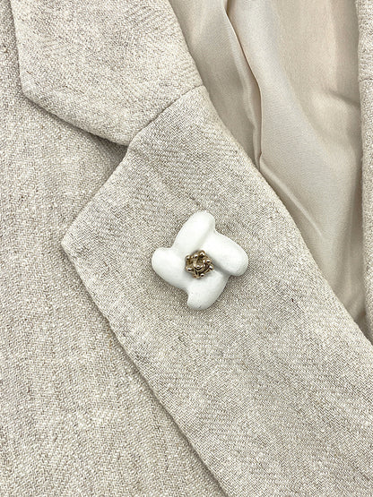 Artisanal brooch cement bronze