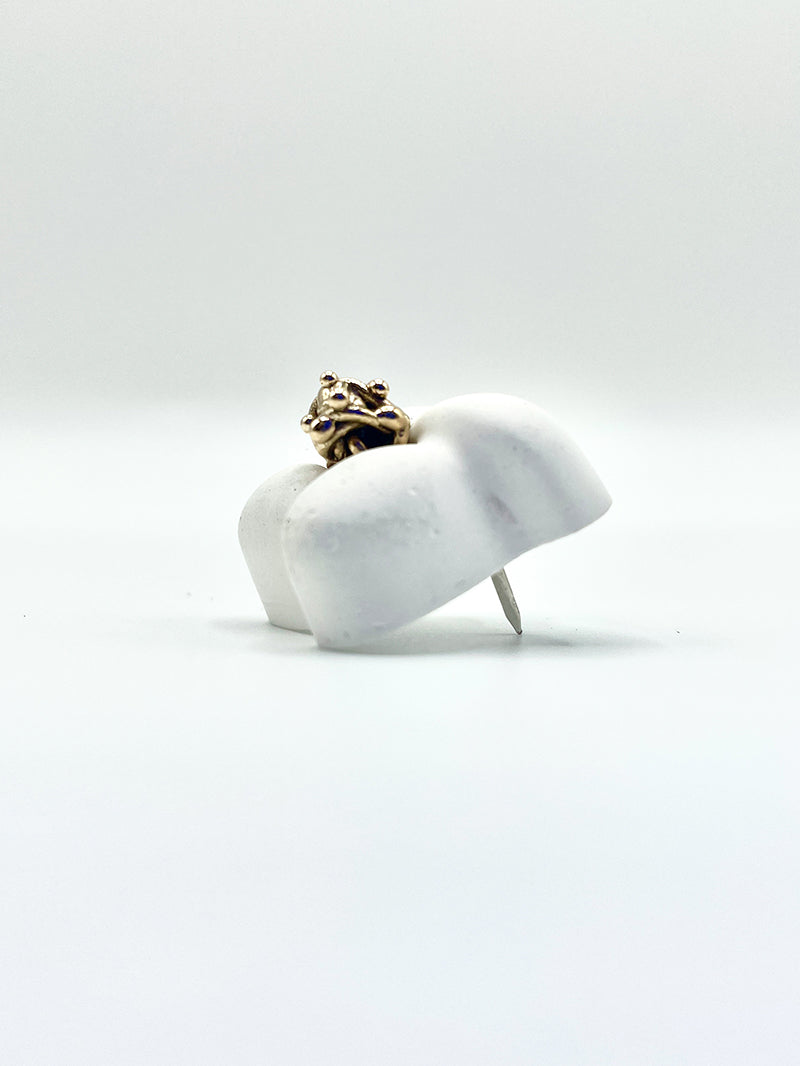 Artisanal brooch cement bronze