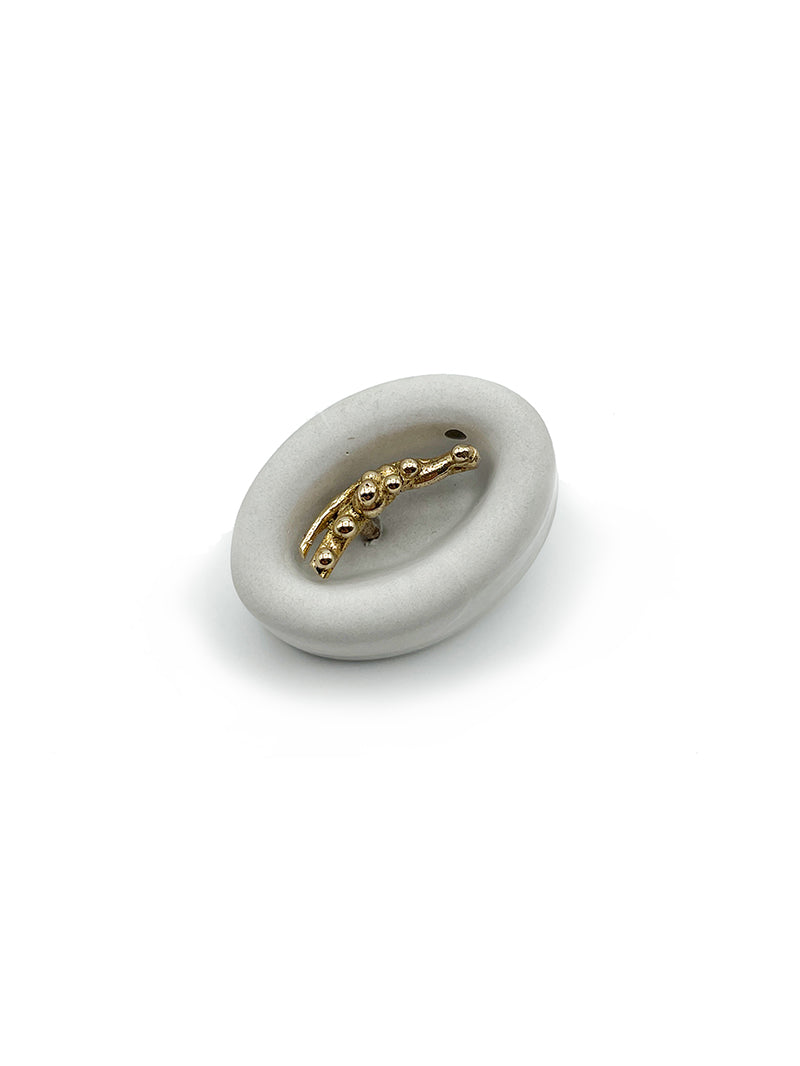 Artisanal brooch cement bronze