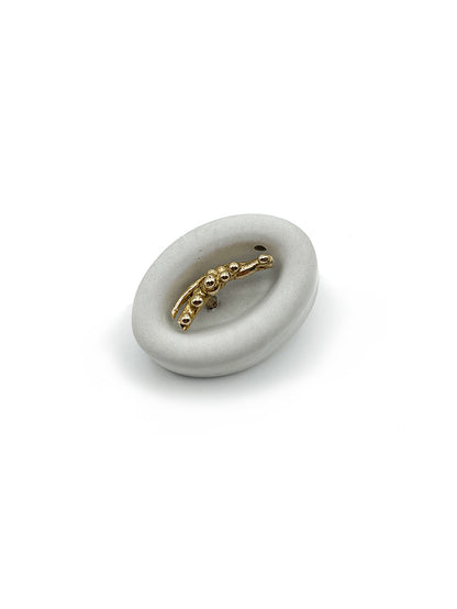 Artisanal brooch cement bronze