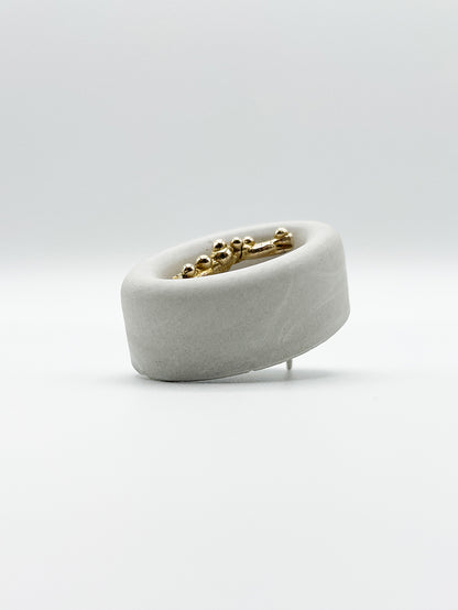 Artisanal brooch cement bronze