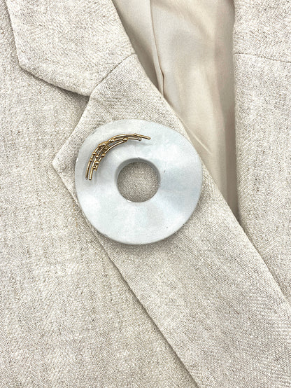 Artisanal brooch cement bronze