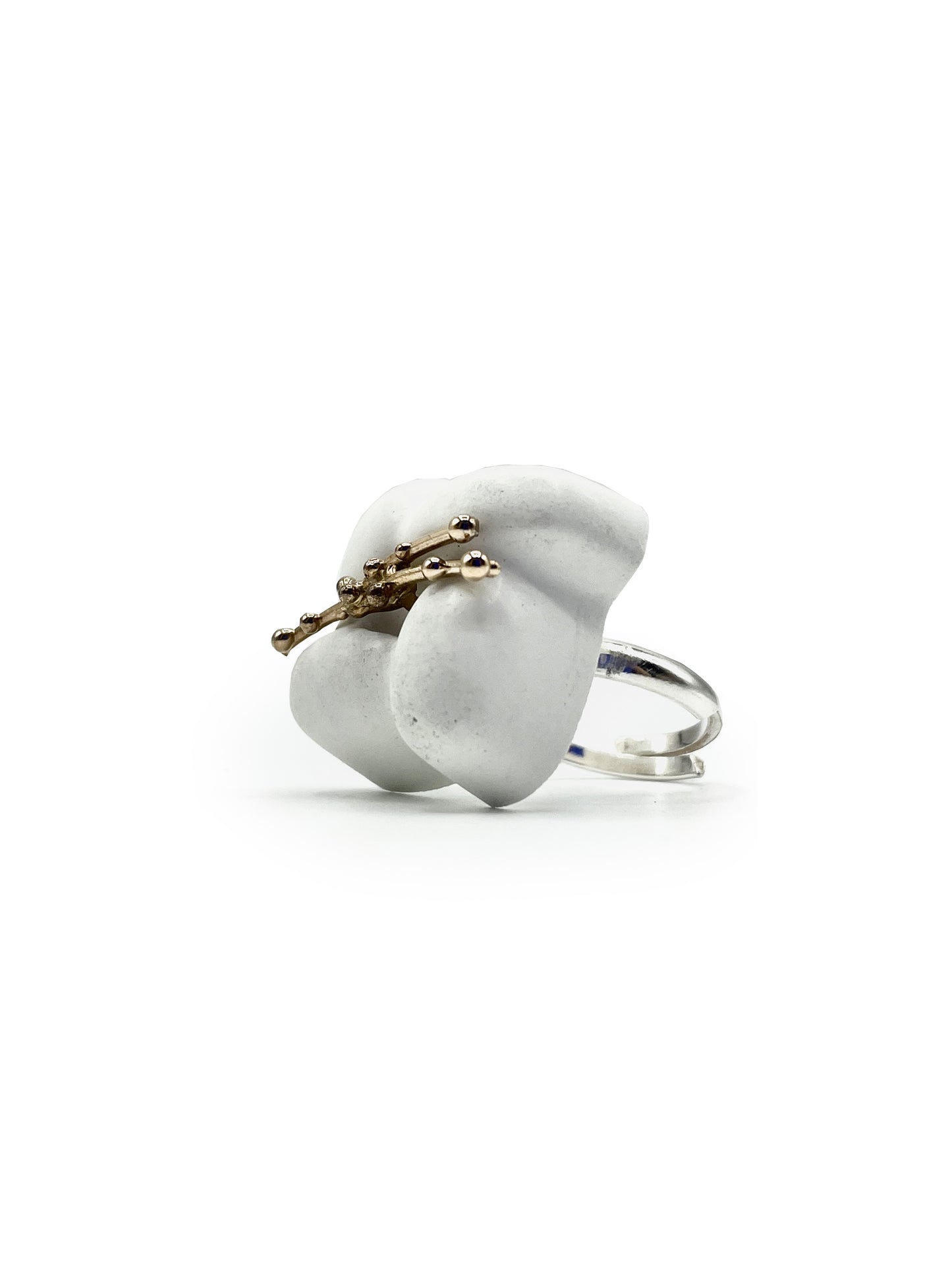 Artisanal ring silver bronze cement white