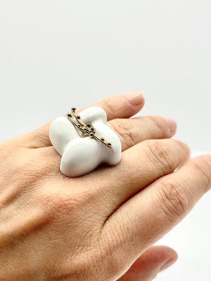 Artisanal ring silver bronze cement white