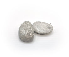 Încarcă imaginea în vizualizatorul Galerie, Cement Drops Silver Foil
